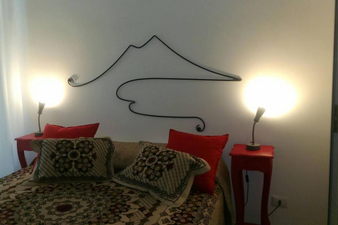 Vesuvius A Mezzocannone Apartment Наполи Екстериор снимка