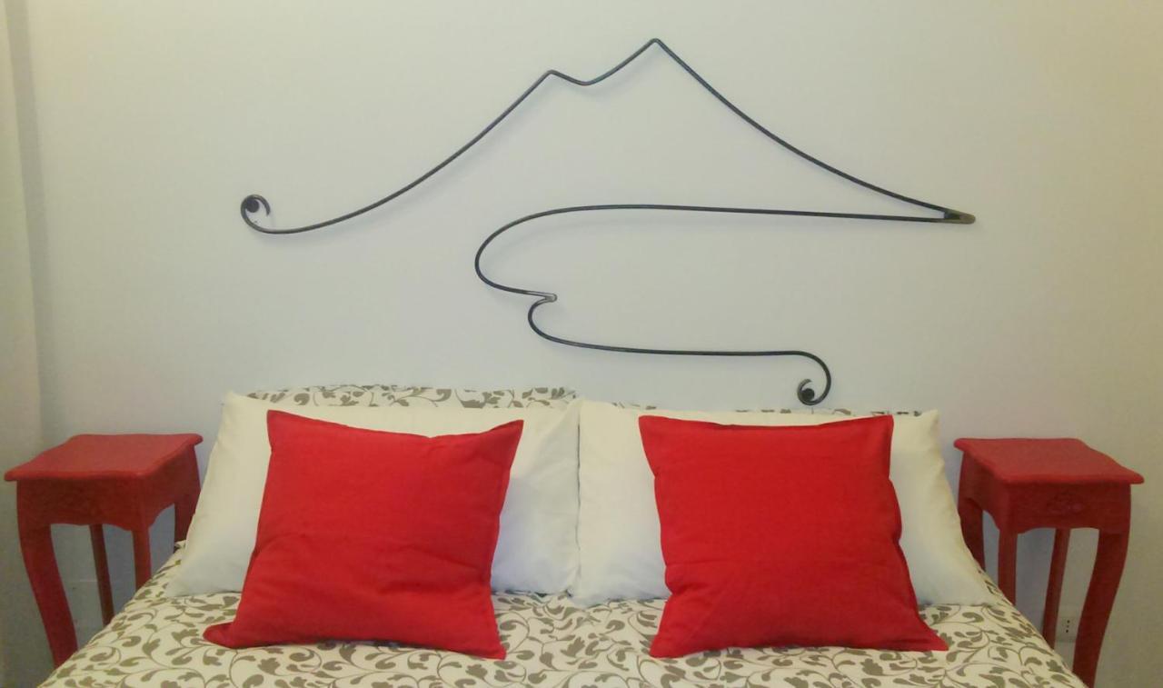Vesuvius A Mezzocannone Apartment Наполи Екстериор снимка