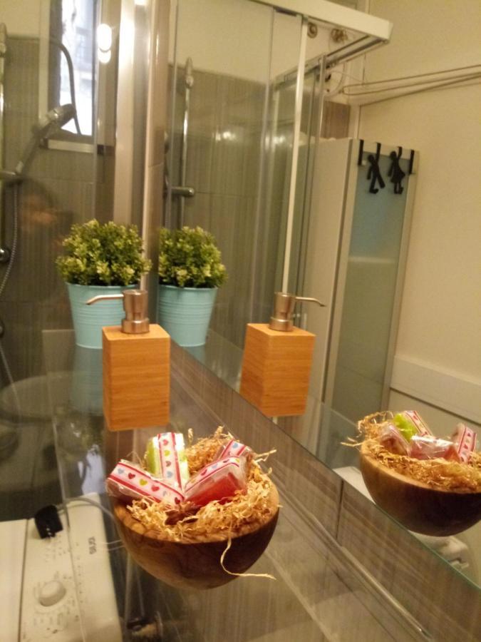 Vesuvius A Mezzocannone Apartment Наполи Екстериор снимка